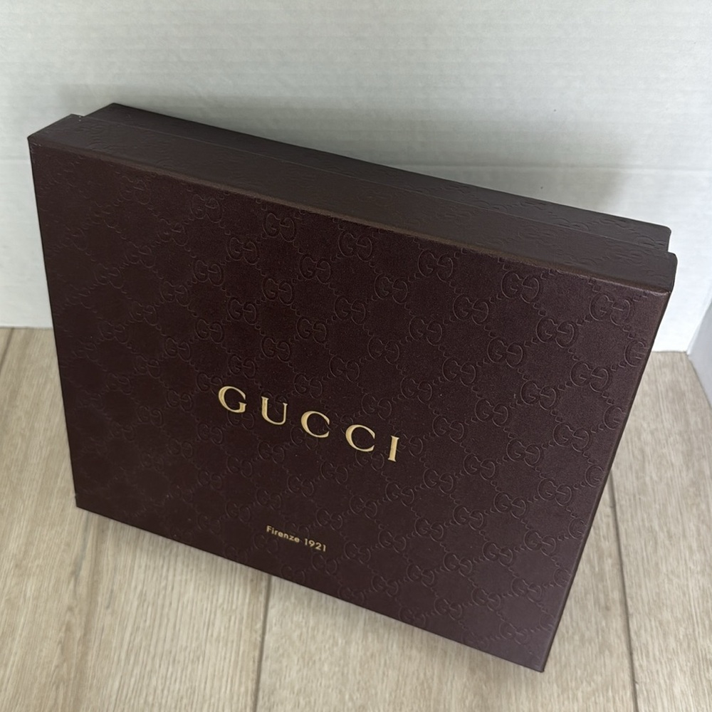 GUCCI DARK BROWN EMBOSSED GIFT BOX